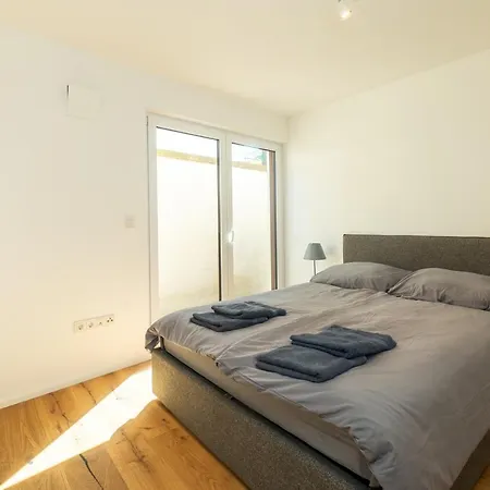 Schicke Neubau-apartments I Zentral I Parkplatz I Aufzug I 1-8 Personen *