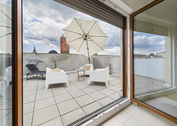 Schicke Neubau-apartments I Zentral I Parkplatz I Aufzug I 1-8 Personen Apartmán